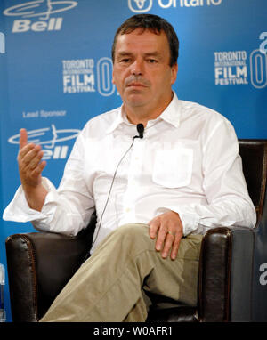 Director Neil Jordan partecipa a una conferenza stampa per "Brave" al Sutton Place Hotel durante il Toronto International Film Festival di Toronto in Canada il 7 settembre 2007. (UPI foto/Christine masticare) Foto Stock