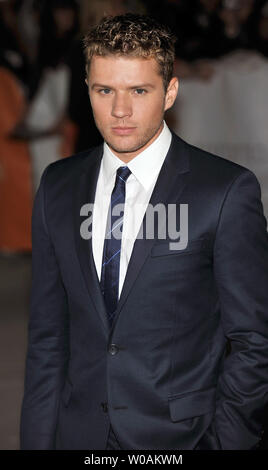 Attore Ryan Phillippe arriva per la prima mondiale di "Il Bang Bang Club' a Roy Thomson Hall durante il Toronto International Film Festival di Toronto in Canada il 15 settembre 2010. UPI/Christine masticare Foto Stock