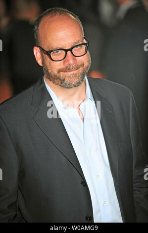 Attore Paul Giamatti arriva per la prima mondiale di gala per lo screening di 'idi di marzo " a Roy Thomson Hall durante il Toronto International Film Festival di Toronto in Canada il 9 settembre 2011. UPI/Christine masticare Foto Stock