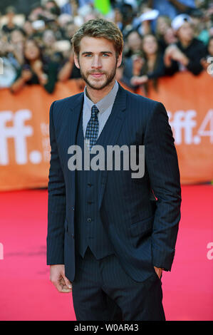 Liam Hemsworth arriva in corrispondenza della prima mondiale di "la sarta' a Roy Thomson Hall durante il Toronto International Film Festival di Toronto in Canada il 14 settembre 2015. Foto di Christine masticare/UPI Foto Stock