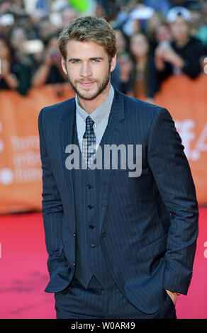 Liam Hemsworth arriva in corrispondenza della prima mondiale di "la sarta' a Roy Thomson Hall durante il Toronto International Film Festival di Toronto in Canada il 14 settembre 2015. Foto di Christine masticare/UPI Foto Stock