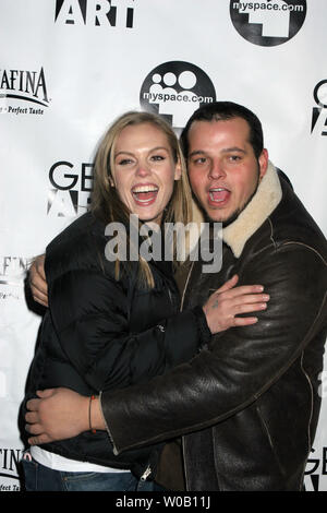 Agnes Bruckner e i suoi ospiti di arrivare ad una festa dove i Beastie Boys stavano effettuando al Sundance Film Festival di Park City, Utah, il 23 gennaio 2006. (UPI foto/Roger Wong) Foto Stock