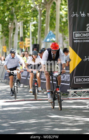 Pro ciclista britannico David Millar prendendo parte nel 2019 edizione spagnola del Brompton World Championship tenutosi a Sea Otter Bike Festival in Girona, Spagna Foto Stock