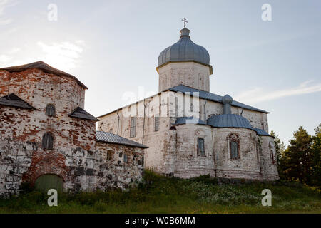 Pietra Bianca Cattedrale dell Esaltazione della Santa Croce. La Russia, regione di Arkhangelsk, Onega distretto Kiy, isola, mare bianco Foto Stock