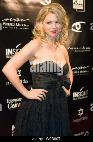 L'attrice Ali Liebert arriva sul tappeto rosso per la visione di film evento Sudios all'Edgewater Casino in Vancouver, British Columbia, 27 settembre 2008 durante il Vancouver International Film Festival (UPI foto/Heinz Ruckemann) Foto Stock