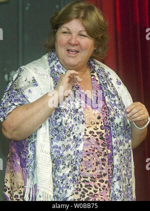 Dott.ssa Aleida Guevara, pediatra, autore e la figlia maggiore di Ernesto Che Guevara e della sua seconda moglie Aleida marzo risolve il pubblico frequentando un seminario sulle dinamiche del settore sanitario, dell'istruzione e cultura a Cuba la nuova economia al quinto annuale internazionale che Guevera conferenza presso la sala russo in Downtown Eastside di Vancouver, British Columbia (BC), 3 novembre 2012. La conferenza continua a Vancouver domani e termina il lunedì in Kamloops, BC. UPI/Heinz Ruckemann Foto Stock