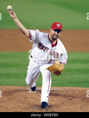 Cittadini di Washington a partire lanciatore Tim Redding (17) piazzole nel 2° inning contro i New York Mets il 18 settembre 2008 a cittadini Parco di Washington. (UPI foto/Mark Goldman) Foto Stock