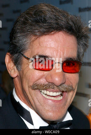 FOX NUOVA del Geraldo Rivera assiste la Bloomberg News parte seguendo l annuale della Casa Bianca del corrispondente la cena il 1 maggio 2004 a Washington. (UPI foto/Rick Steele) Foto Stock