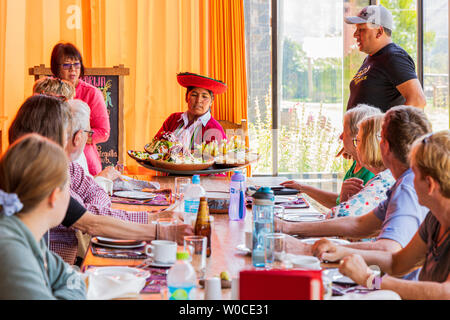 Comunità Parwa Ristorante, Huchuy Qosqo, Valle Sacra, Perù, Sud America Foto Stock