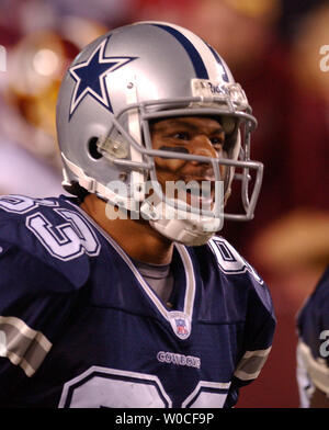 Dallas Cowboys wide receiver Terry Glenn celebra un touchdown nella seconda metà contro Washington Redskins a FedEx in campo Landover, Md., sul Sett. 27, 2004. Il cowboy ha vinto il gioco da 21 a 18. (UPI foto/Roger L. Wollenberg) Foto Stock