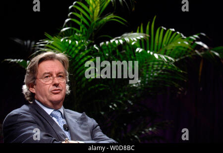 Ex ambasciatore Joe Wilson parla presso la American Civil Liberties Union (ACLU) Conferenza di appartenenza, a Washington il 16 ottobre 2006. Wilson ha partecipato a una tavola rotonda dal titolo " La tortura, segretezza e sorveglianza: Azienda di governo responsabili." (UPI foto/Kevin Dietsch) Foto Stock