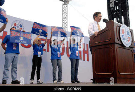 Il candidato presidenziale sost. Dennis Kucinich (D-OH) parla dell'Associazione Internazionale dei macchinisti e dei lavoratori aerospaziali' (IAMAW) Trasporto giorno di azione rally, a Washington il 17 maggio 2007. Il rally che presenti i leader del Congresso e candidati presidenziali, chiamato attenzione alle amministrazioni Bush deboli politiche di trasporto. (UPI foto/Kevin Dietsch) Foto Stock