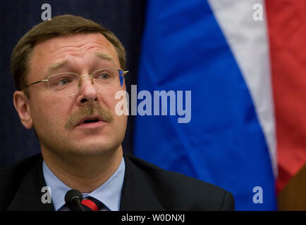 Il vice presidente Alexander Kozlovskiy della Duma russa la commissione per gli Affari Internazionali si incontra con la casa Comitato delle Relazioni Estere sul Campidoglio di Washington il 21 giugno 2007. (UPI foto/David Brody) Foto Stock