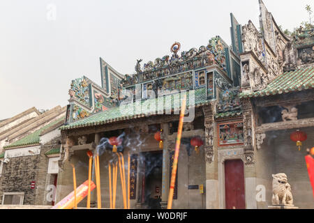 Esterno della scultura architettonica del tempio ancestrale in Sanshui, Foshan, nella provincia di Guangdong Foto Stock