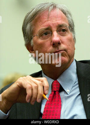 Ex ambasciatore Dennis Ross testimonia davanti alla casa Commissione Affari Esteri negli Stati Uniti circa gli sforzi diplomatici in Medio Oriente sul Campidoglio di Washington il 19 luglio 2007. (UPI foto/David Brody) Foto Stock