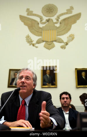 Ex ambasciatore Dennis Ross testimonia davanti alla casa Commissione Affari Esteri negli Stati Uniti circa gli sforzi diplomatici in Medio Oriente sul Campidoglio di Washington il 19 luglio 2007. (UPI foto/David Brody) Foto Stock