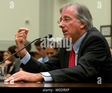 Ex ambasciatore Dennis Ross testimonia davanti alla casa Commissione Affari Esteri negli Stati Uniti circa gli sforzi diplomatici in Medio Oriente sul Campidoglio di Washington il 19 luglio 2007. (UPI foto/David Brody) Foto Stock