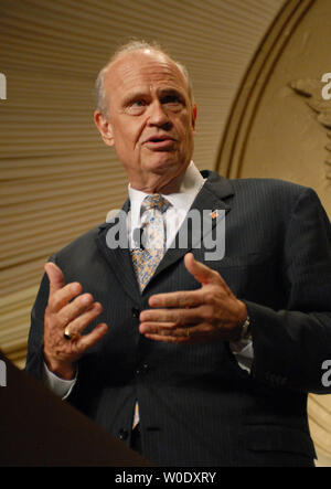 Candidato presidenziale repubblicano e ex U.S. Il senatore Fred Thompson (R-TN) parla presso la National Rifle Association (NRA) convenzione di Washington il 21 settembre 2007. (UPI foto/Alexis C. Glenn) Foto Stock