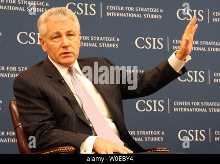 Il Sen. Chuck Hagel (R-ne parla durante una presentazione del suo libro, "dell'America: il nostro prossimo Capitolo: difficili domande, risposte dirette", presso il Centro di studi strategici ed internazionali su Giugno 18, 2008 a Washington. (UPI foto/Jack Hohman) Foto Stock