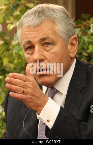 Il Sen. Chuck Hagel (R-ne parla durante una presentazione del suo libro, "dell'America: il nostro prossimo Capitolo: difficili domande, risposte dirette", presso il Centro di studi strategici ed internazionali su Giugno 18, 2008 a Washington. (UPI foto/Jack Hohman) Foto Stock