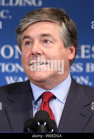 Josef Ackermann, presidente dell'Istituto di finanza internazionale del consiglio di amministrazione e CEO di Deutsche Bank, parla come parte del National Press Club di serie Newsmaker a Washington il 17 luglio 2008. (UPI foto/Jack Hohman) Foto Stock