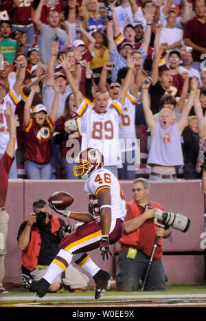 Washington Redskins running back Ladell Betts completa un 12-cantiere touchdown reception contro le fatture della Buffalo durante il secondo trimestre del loro pre-stagione partita al campo di FedEx in Landover, Maryland il 9 agosto 2008. (UPI foto/Kevin Dietsch) Foto Stock