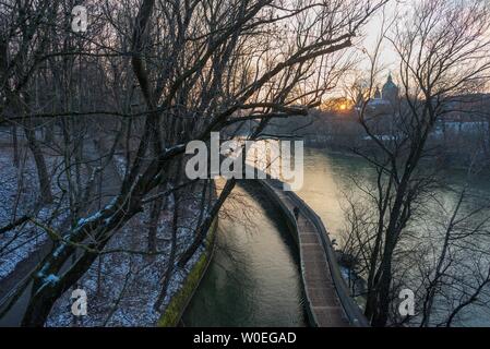 Isar' rive, Monaco di Baviera, Germania Foto Stock