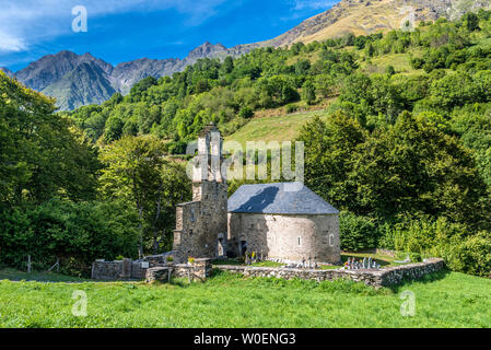 Francia, Hautes-Pyrénées, Vallée d'Aurec, Aragnouet Le piano, la cattedrale di Notre Dame de l'Assomption cappella noto anche come Chapelle des Templiers (Chapelle des hospitallers de Jérusalem) (XII-XIII secolo) Saint James modo (Patrimonio Mondiale UNESCO) Foto Stock