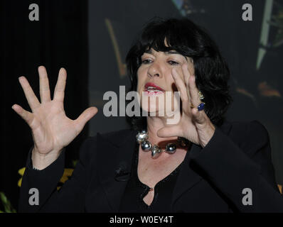 CNN Chief International Correspondent Christiane Amanpour interviste Ted Turner al trentesimo anniversario rifugiati cena internazionale presso l Ambasciata d Italia a Washington il 7 maggio 2009. L'organizzazione è in onore di Ted Turner per il suo contributo alle questioni umanitarie. (UPI foto/Alexis C. Glenn) Foto Stock