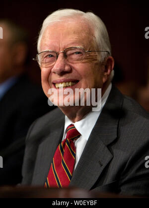 L ex Presidente Jimmy Carter testimonia circa la sicurezza energetica prima del Senato Comitato delle Relazioni Estere sul Campidoglio di Washington il 12 maggio 2009. (UPI foto/David Brody) Foto Stock