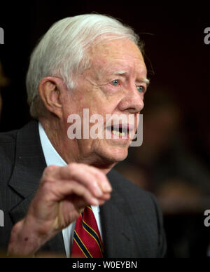 L ex Presidente Jimmy Carter testimonia circa la sicurezza energetica prima del Senato Comitato delle Relazioni Estere sul Campidoglio di Washington il 12 maggio 2009. (UPI foto/David Brody) Foto Stock