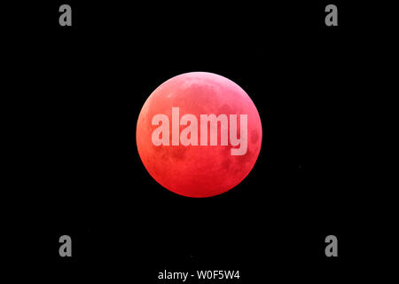 Seine et Marne. Eclissi lunare totale del 21 gennaio 2019. Il massimo della totalità. Foto Stock
