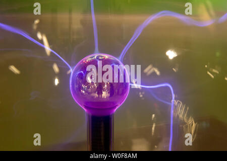 Elettrodo interno di una sfera di plasma, Universum, Brema, Germania Foto Stock