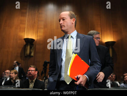 Lamar McKay, Presidente e Presidente di BP America Inc., arriva per un Ambiente del Senato e lavori pubblici Comitato sugli impatti ambientali di BP Deepwater Horizon oil rig incidente, a Washington il 11 maggio 2010. UPI/Kevin Dietsch Foto Stock