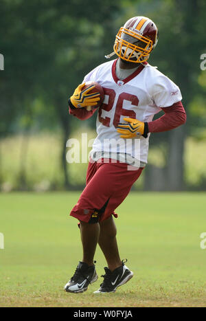 Washington Redskins running back Clinton Portis durante l ultimo giorno dei Redskins training camp a Redskins Park in ASHBURN, Virginia, Agosto 19, 2010. UPI/Kevin Dietsch Foto Stock