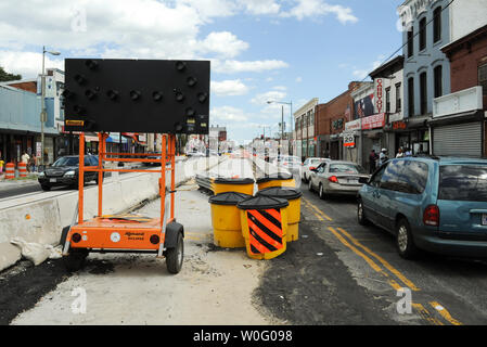 Costruzione del tram il progetto è in corso di elaborazione sulla H Street della Atlas distretto di nord-est Washington il 4 settembre 2010. UPI/Alexis C. Glenn Foto Stock