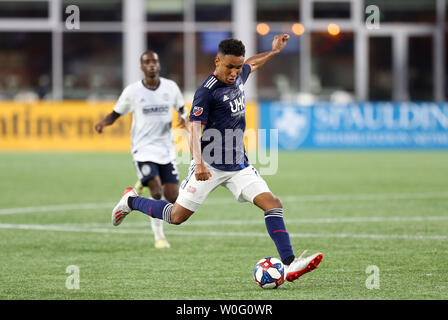 Giugno 26, 2019; Foxborough, MA, USA; New England Revolution in avanti Juan Agudelo (17) in azione durante una partita di MLS tra Unione di Philadelphia e New England Revolution a Gillette Stadium. Anthony Nesmith/CSM Foto Stock