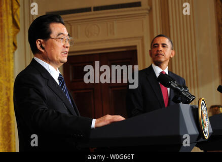 Il presidente Barack Obama tiene una conferenza stampa congiunta con il presidente Hu Jintao della Repubblica popolare di Cina, nella Sala Est della Casa Bianca a Washington il 19 gennaio 2011. UPI/Kevin Dietsch Foto Stock