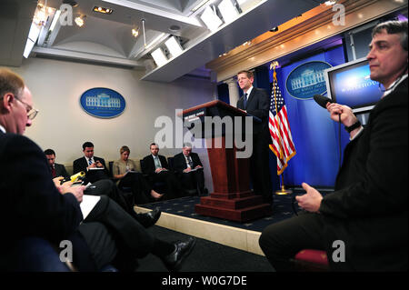 Segretario stampa della Casa Bianca Jay Carney detiene il daily briefing con la stampa alla Casa Bianca di Washington, 17 febbraio 2011. UPI/Kevin Dietsch Foto Stock