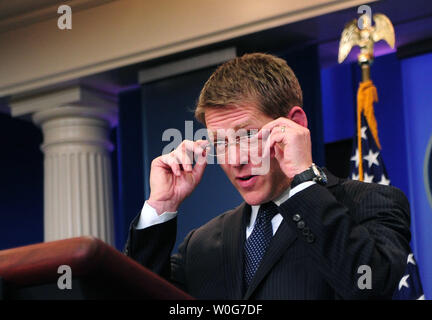 Segretario stampa della Casa Bianca Jay Carney detiene il daily briefing con la stampa alla Casa Bianca di Washington, 17 febbraio 2011. UPI/Kevin Dietsch Foto Stock