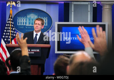 Segretario stampa della Casa Bianca Jay Carney detiene il daily briefing con la stampa alla Casa Bianca di Washington, 17 febbraio 2011. UPI/Kevin Dietsch Foto Stock