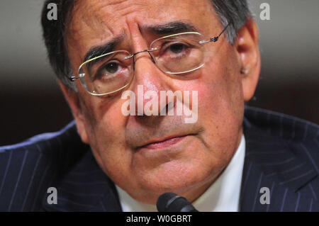 Il Direttore della CIA Leon Panetta testimonia durante il suo senato servizi armati audizione di conferma di essere il prossimo Segretario della Difesa a Washington il 9 giugno 2011. UPI/Kevin Dietsch Foto Stock