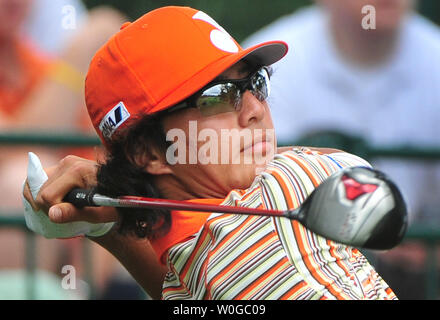 Ryo Ishikawa del Giappone partecipa a una pratica rotonda prima dell'U.S. Aprire al Congressional Country Club di Bethesda, Maryland il 14 giugno 2011. UPI/Kevin Dietsch Foto Stock