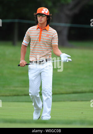 Ryo Ishikawa del Giappone partecipa a una pratica rotonda prima dell'U.S. Aprire al Congressional Country Club di Bethesda, Maryland il 14 giugno 2011. UPI/Kevin Dietsch Foto Stock