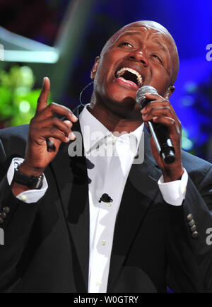 Javier Colon esegue durante una prova di 'A Capitol Quarto concerto il National Mall a Washington D.C. il 3 luglio 2012. UPI/Kevin Dietsch Foto Stock