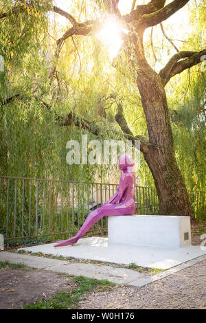 Città di Lussemburgo, Lussemburgo - 20 ottobre 2018: la scultura della sirenetta Melusina dall'artista lussemburghese Serge Ecker Foto Stock