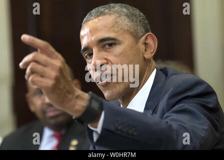 Il presidente Barack Obama parla ai media come egli si incontra con i rappresentanti locali eletti e small business esportatori sul commercio, alla Casa Bianca a Washington D.C. il 25 marzo 2015. Foto di Kevin Dietsch/UPI Foto Stock