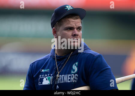 Giugno 26, 2019: Seattle Mariners primo baseman Daniel Vogelbach #20 prima dell'inizio della Major League Baseball gioco tra il Milwaukee Brewers e il Seattle Mariners a Miller Park di Milwaukee, WI. John Fisher/CSM Foto Stock