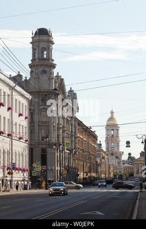 Vista del 'cinque angoli' da Zagorodny Prospekt, San Pietroburgo, Russia. Foto Stock