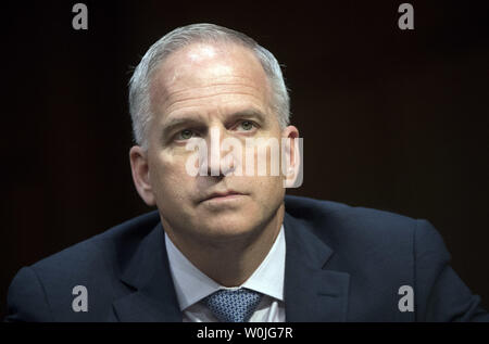 Robert Cardillo, Direttore della National Geospatial-Intelligence Agency (NGA), testimonia durante un Senato Intelligence audizione del Comitato sulle minacce a livello mondiale, sulla Capitol Hill a Washington D.C. il 11 maggio 2017. Foto di Kevin Dietsch/UPI Foto Stock